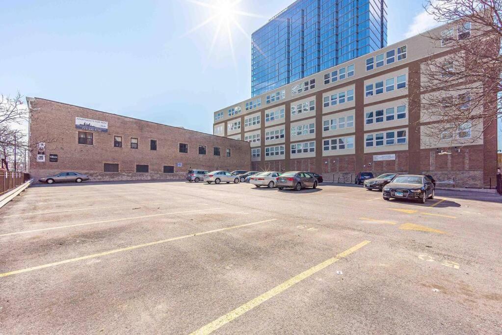 Mccormick Place 2Br Stylish Suite With Optional Parking And Gym For Up To 8 Guests Near Soldier Field And Grant Park Chicago Luaran gambar