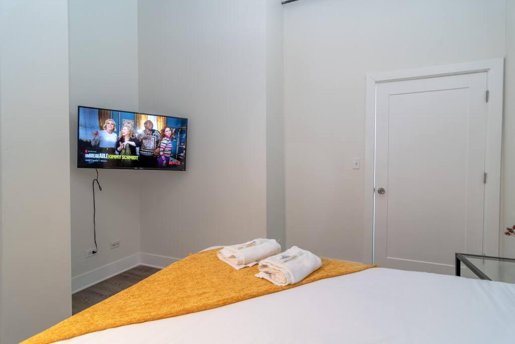 Mccormick Place 2Br Stylish Suite With Optional Parking And Gym For Up To 8 Guests Near Soldier Field And Grant Park Chicago Luaran gambar